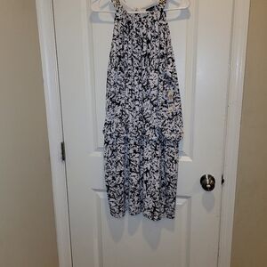 NWT Thalia Sodi Black and White Sleeveless Midi Dress with elastic waist.